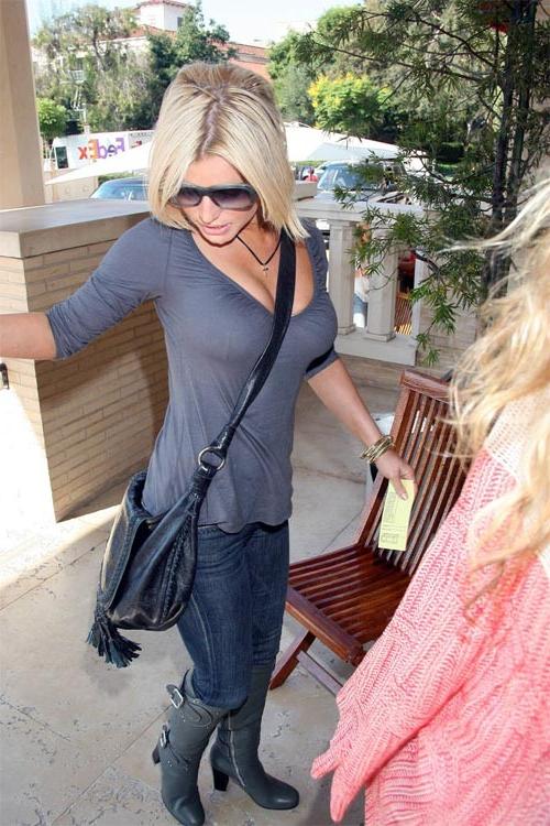 16P Jessica Simpson nipple slip and upskirt paparazzi