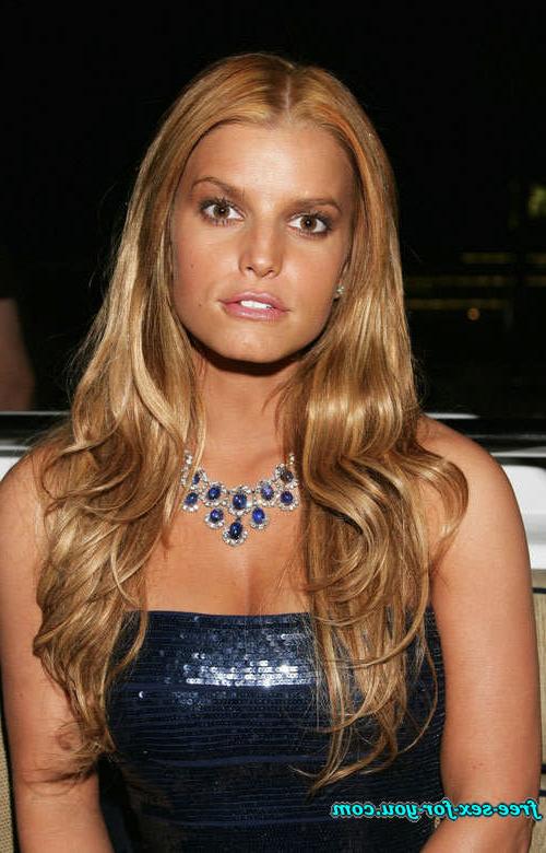 16P Jessica Simpson in see thru dress and great cleavage pictures