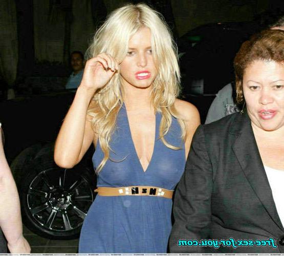 16P Jessica Simpson in see thru dress and great cleavage pictures