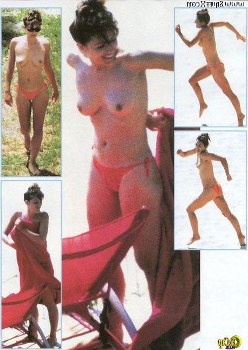 16P Elizabeth Harley showing her tits and nipple slip