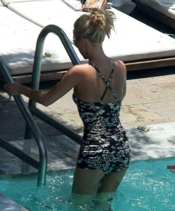 16P Jessica Simpson posing in bikini in pool and nipple slip pics