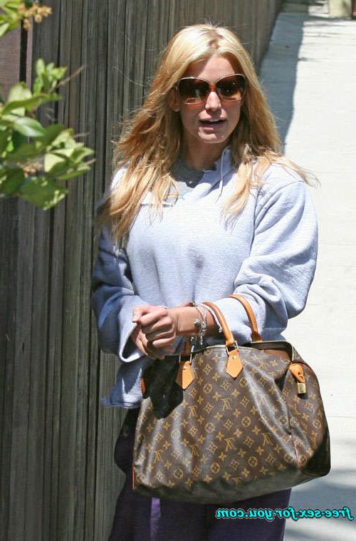 16P Jessica Simpson pussy and nipple slip paparazzi pictures