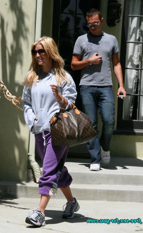 16P Jessica Simpson pussy and nipple slip paparazzi pictures