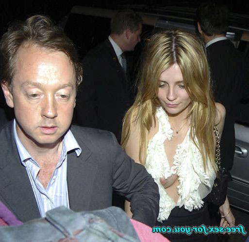 16P Mischa Barton tit slip and bikini posing paparazzi pictures