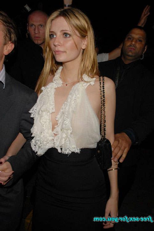 16P Mischa Barton tit slip and bikini posing paparazzi pictures