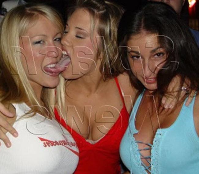 15P Katie Rees shows her big boobs in public