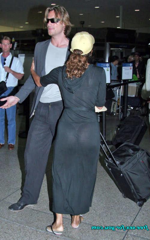 16P Halle Berry show thong in see thru dress and tit slip pics