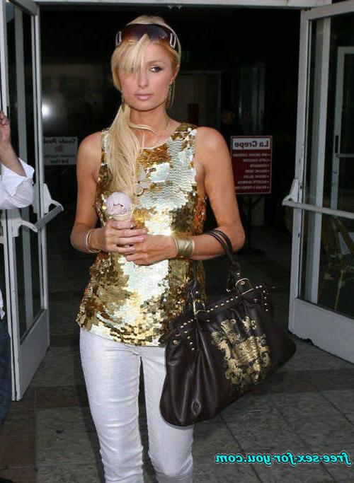 16P Paris Hilton showing pussy and nipple slip paparazzi photos
