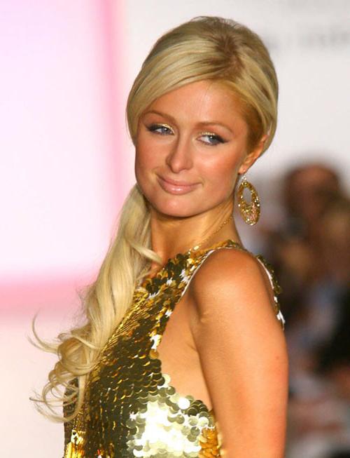 16P Paris Hilton nipple slip and posing very sexy in lingerie