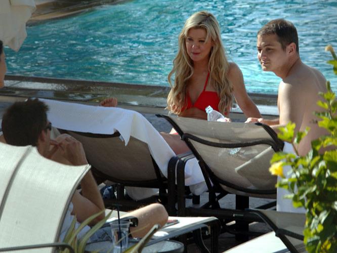 16P Tara Reid in red bikini and nipple slip paparazzi pictures