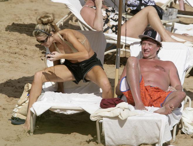 16P Denise Richards pussy slip and red bikini paparazzi pictures