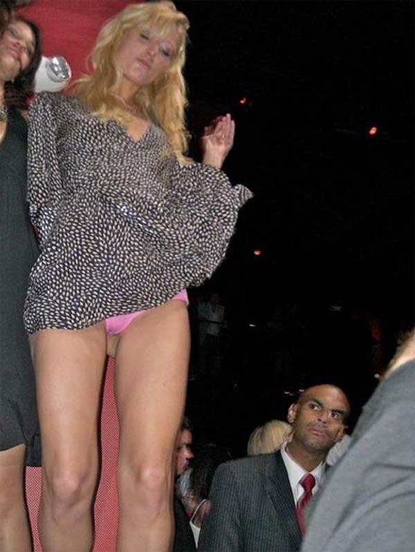 16P Paris Hilton exposed tits and nipple slip new private pictures