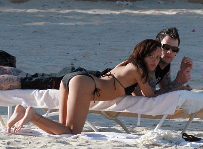 16P Nicole Richie thong slip and bikini beach paparazzi pictures