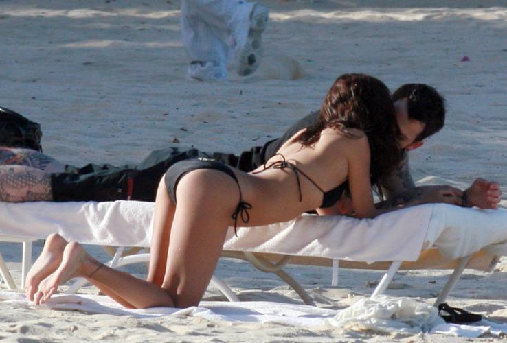 16P Nicole Richie thong slip and bikini beach paparazzi pictures