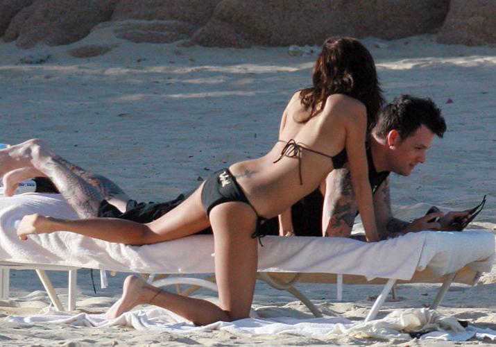16P Nicole Richie thong slip and bikini beach paparazzi pictures