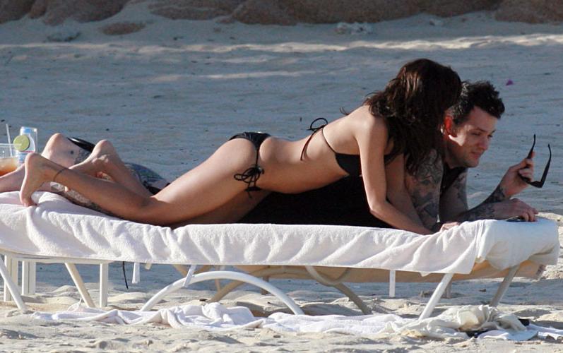 16P Nicole Richie thong slip and bikini beach paparazzi pictures