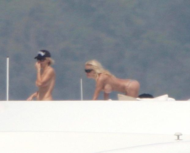 16P Pamela Anderson exposed tits, see thru and nipple slip pictures