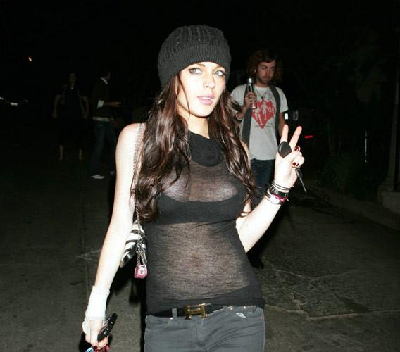 16P Lindsay Lohan upskirt, see thru and nipple slip