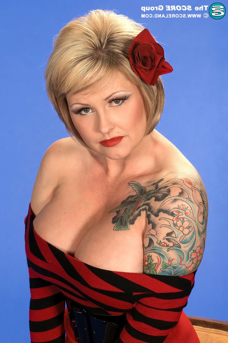 12P Girls With Big Knockers