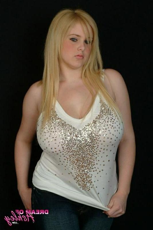 16P Huge Natural Boobs on plump babe