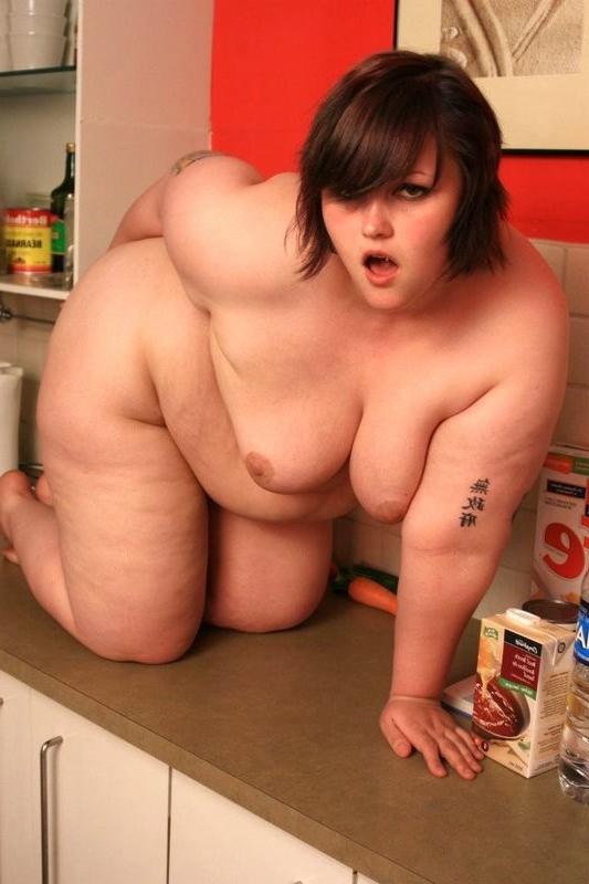 15P Horny BBW Milla Monroe playing in kitchen