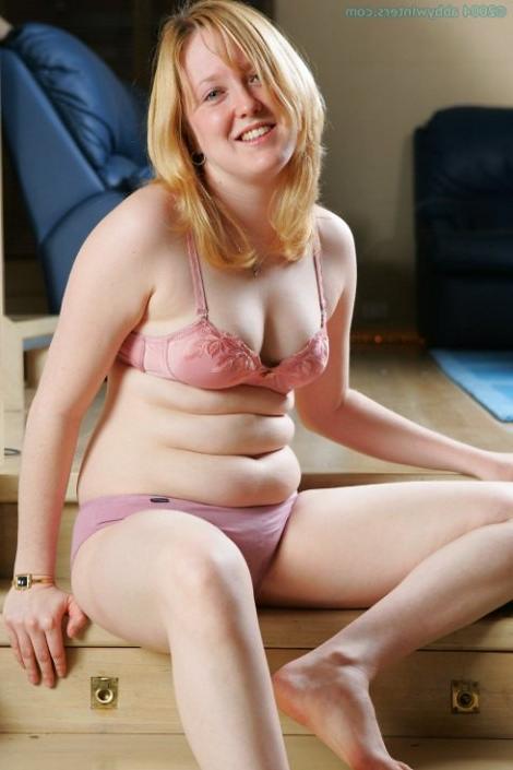 16P Amateur Ozzie Chubster With Puffy Nipple Pointers