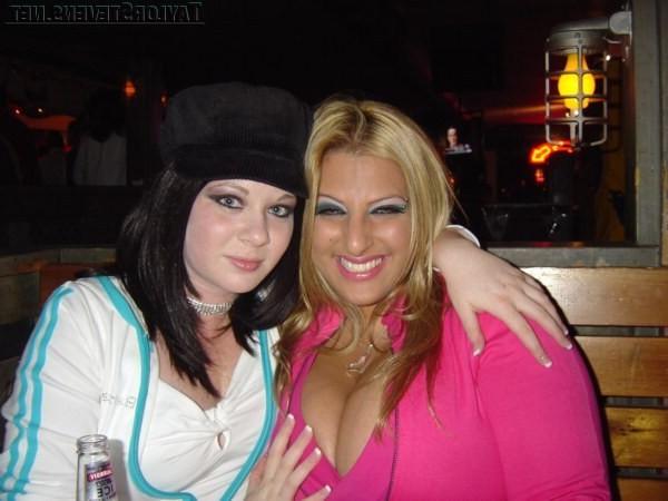 16P Wild busty webcam bitches gettin nasty in public