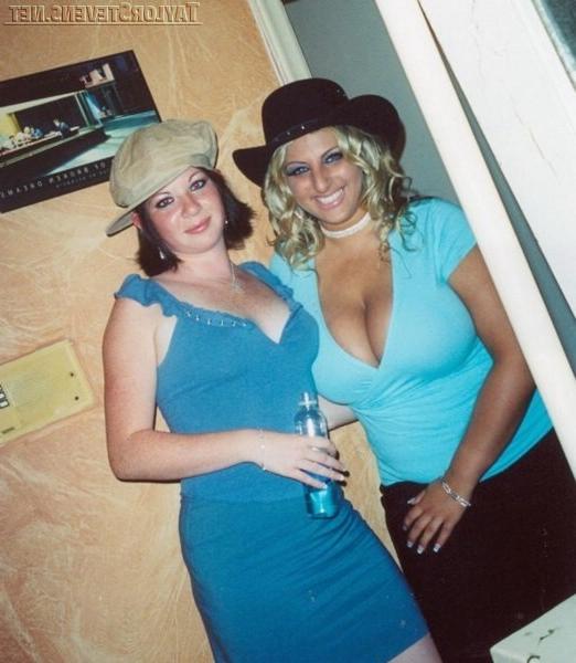 16P Wild busty webcam bitches gettin nasty in public