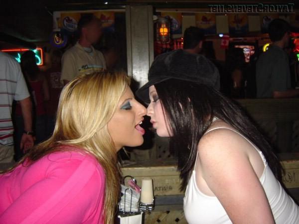 16P Wild busty webcam bitches gettin nasty in public
