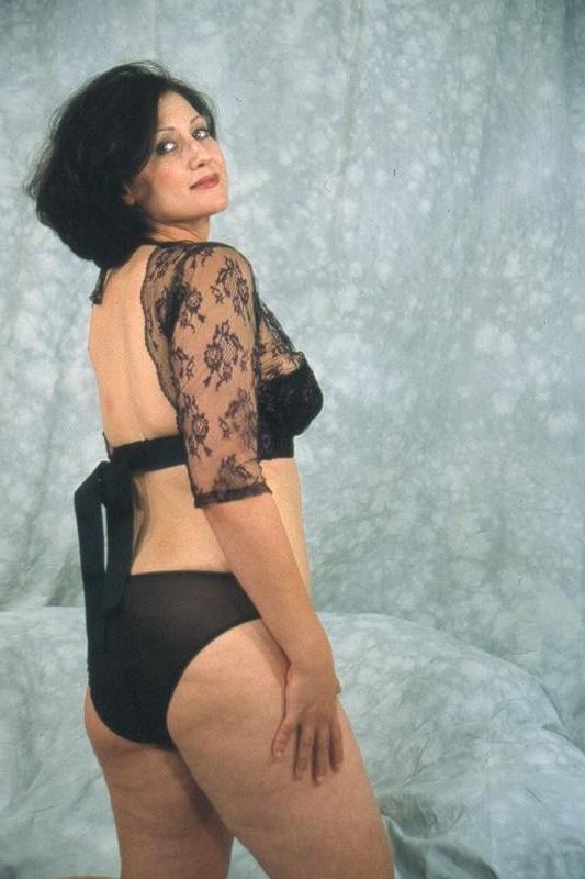20P Fat mature brunette