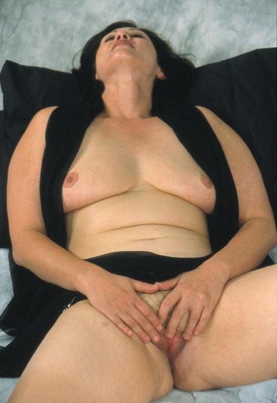 20P Fat mature brunette