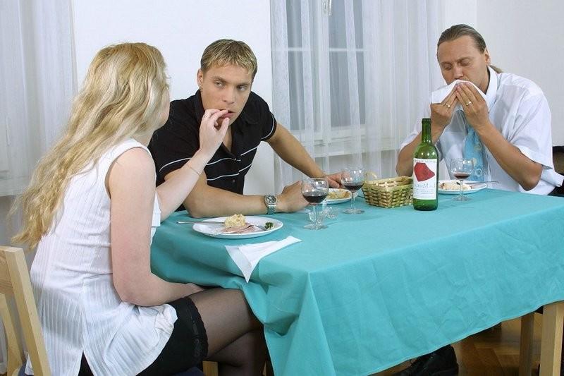12P After dinner a sexy blonde babe gets double dicked