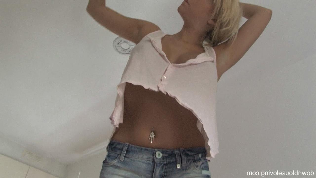 16P upshirt cleavage shots