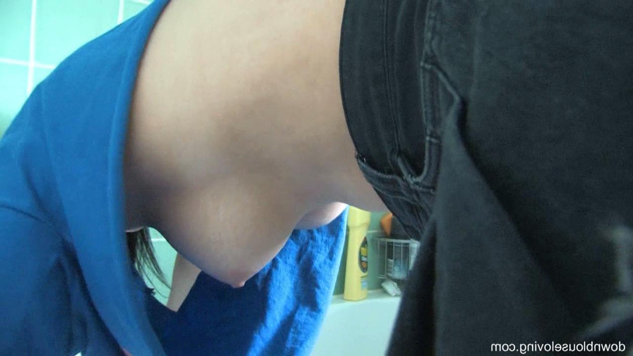 16P UPshirt cleavage shots