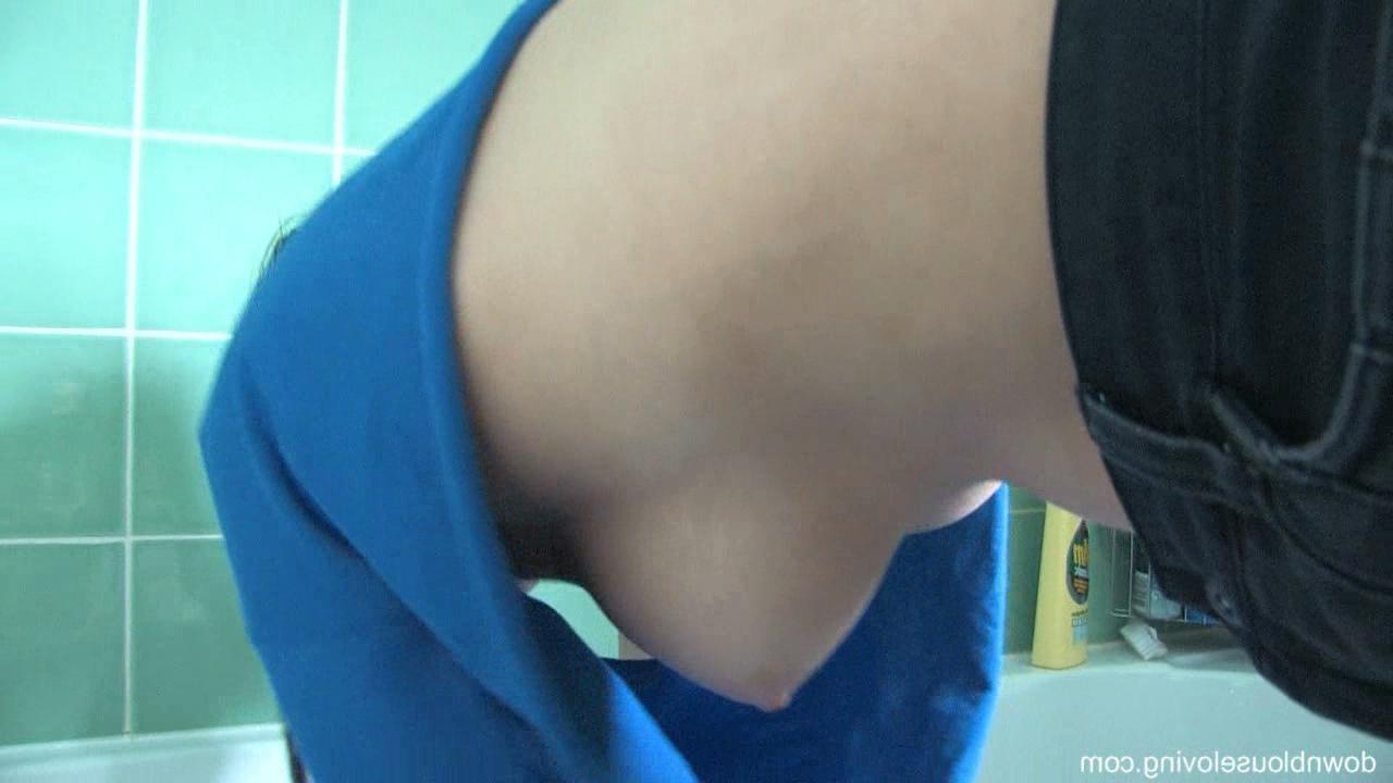 16P UPshirt cleavage shots