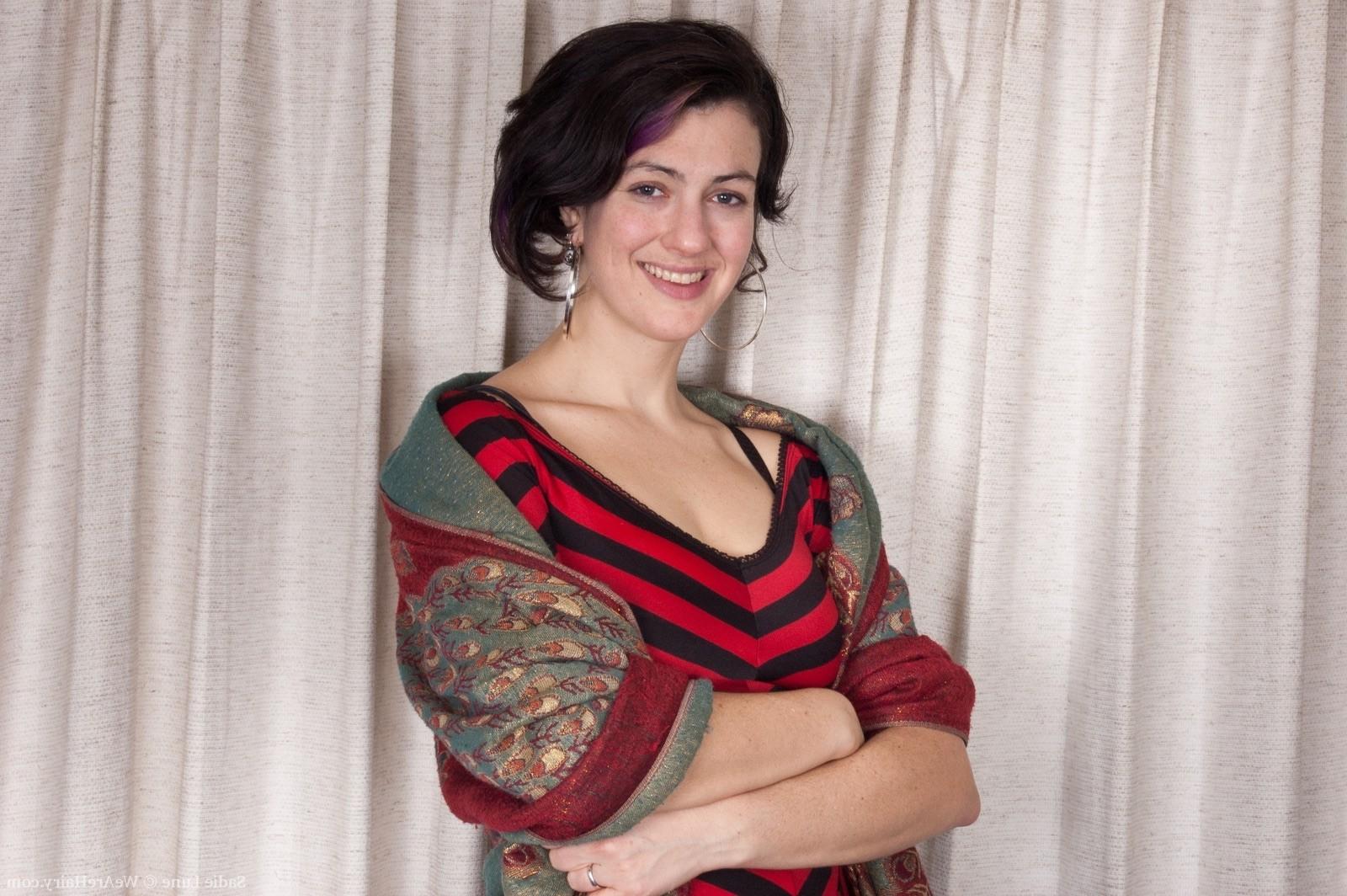 16P Sexy Sadie Lune strips in red and black