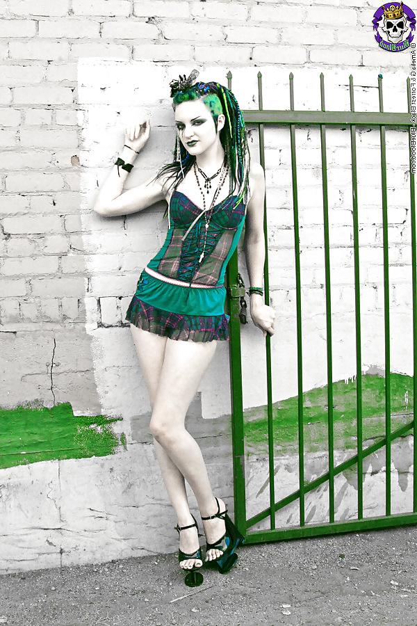 15P Goth Girl Public Flashing
