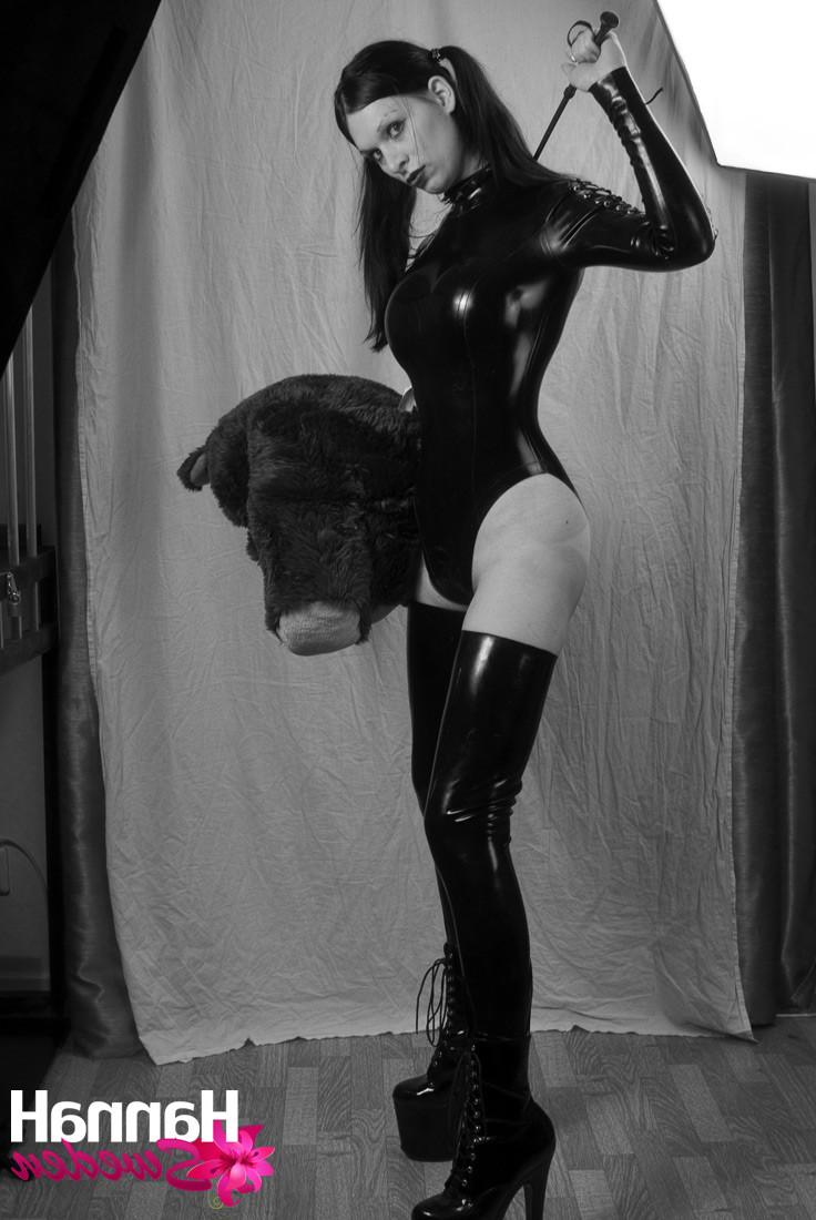 14P If you like Goth Trannies you will love these photos of TS Hanna