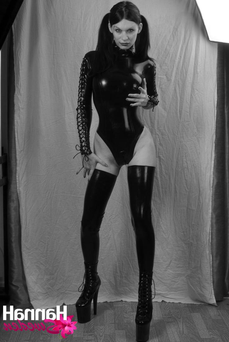 14P If you like Goth Trannies you will love these photos of TS Hanna