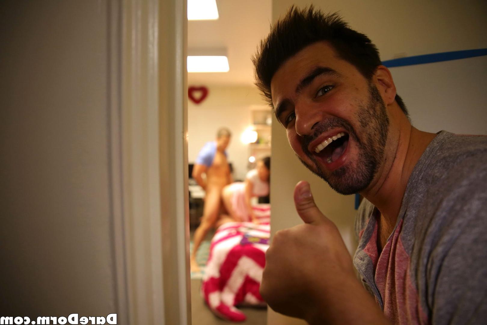 17P This college sex party si awesome