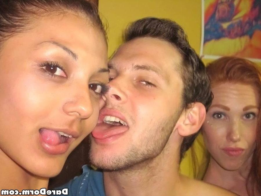 15P College girls loves being fucked in their dorm parties