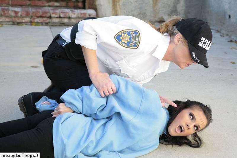 11P Brunette Lesbos Fucking With Strapon Dildo In Prison