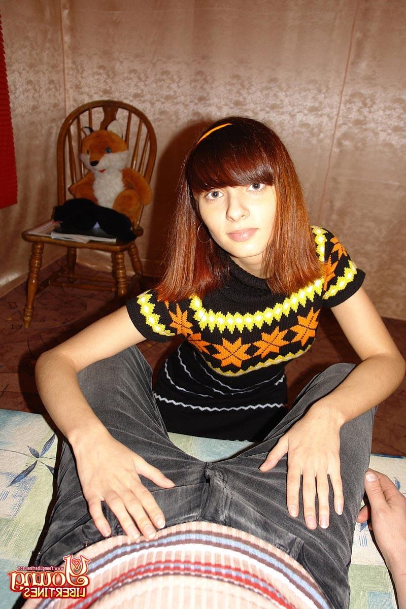 16P Amateur rousse adolescente baise