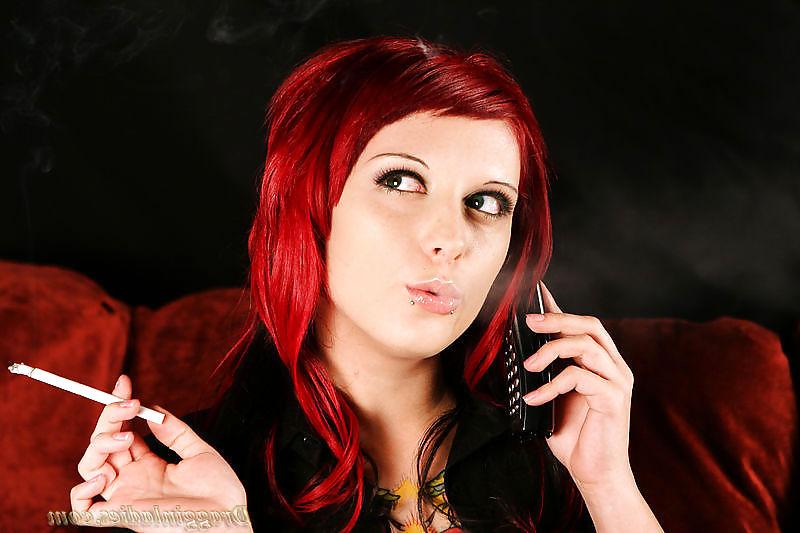 20P Jessie Lee - Smoking Fetish at Dragginladies
