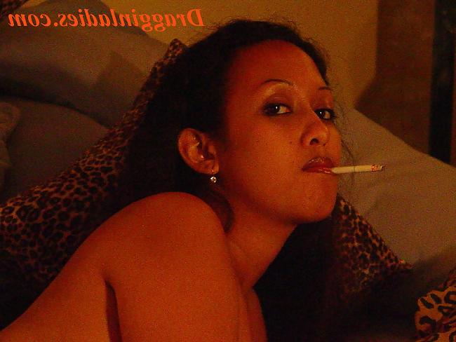 12P Kiana - Smoking Fetish at Dragginladies