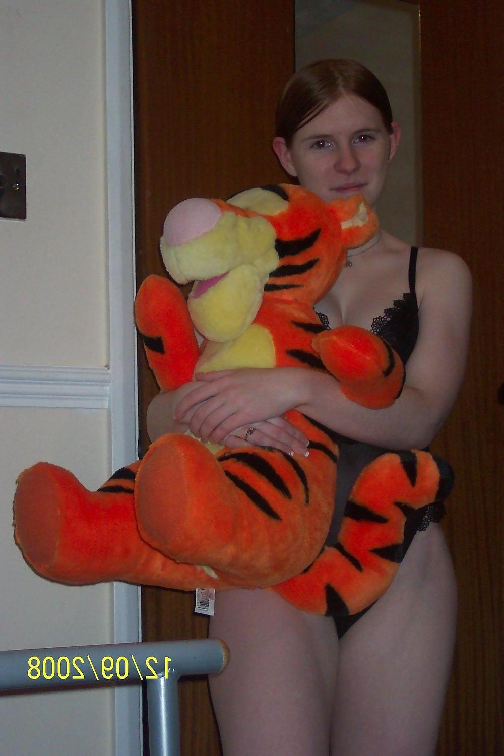 25P HORNY REDHEAD TEEN