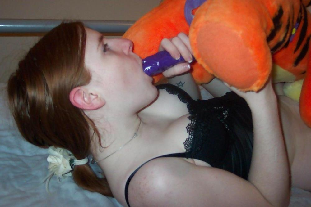 25P HORNY REDHEAD TEEN