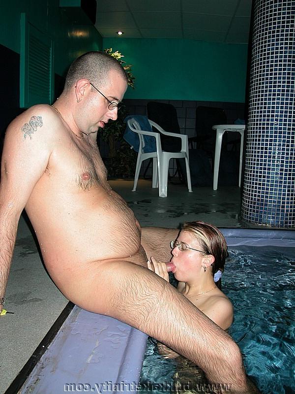 19P Hot busty babe cumgobbles in public pool