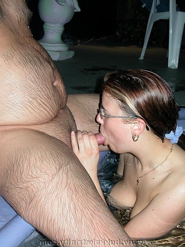 19P Hot busty babe cumgobbles in public pool