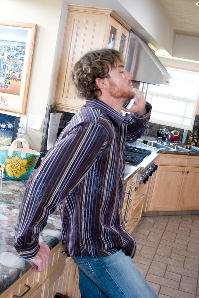 15P Wife jerks big meaty rod in kitchen